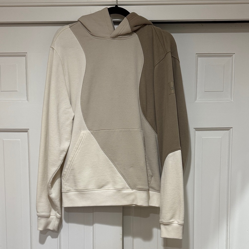 Alo Unisex Make Waves Hoodie (S Women/XS Men)